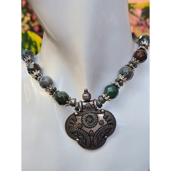 VTG Sterling Silver Aventurine Green Quartz Tribal Pendant Statement Necklace - Picture 6 of 10